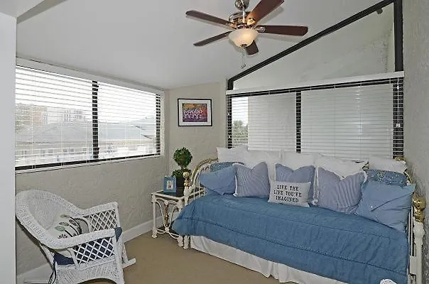 4-10 Shoreline Towers- Free Beach Setup Destin Holiday home