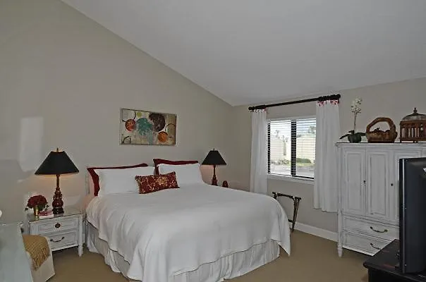 4-10 Shoreline Towers- Free Beach Setup Destin Holiday home