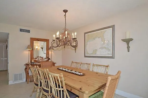 4-10 Shoreline Towers- Free Beach Setup Destin Holiday home